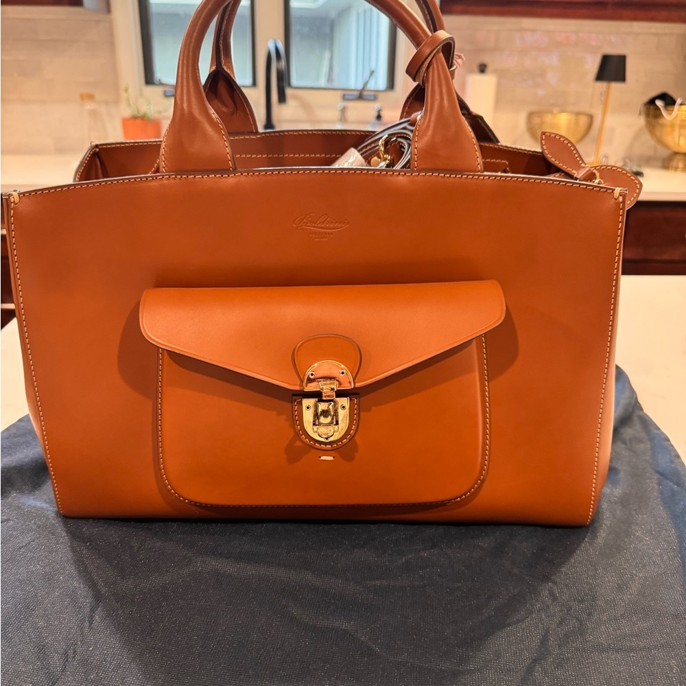 Chic Tan Leather Satchel